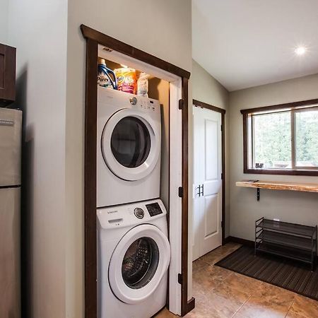 The Best 2 Bedrooms Suite In Revelstoke! Buitenkant foto