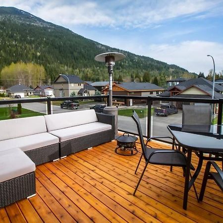 The Best 2 Bedrooms Suite In Revelstoke! Buitenkant foto