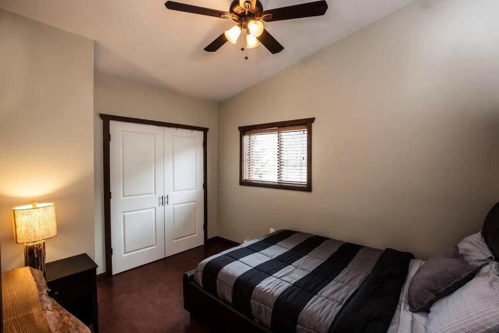 The Best 2 Bedrooms Suite In Revelstoke! Buitenkant foto