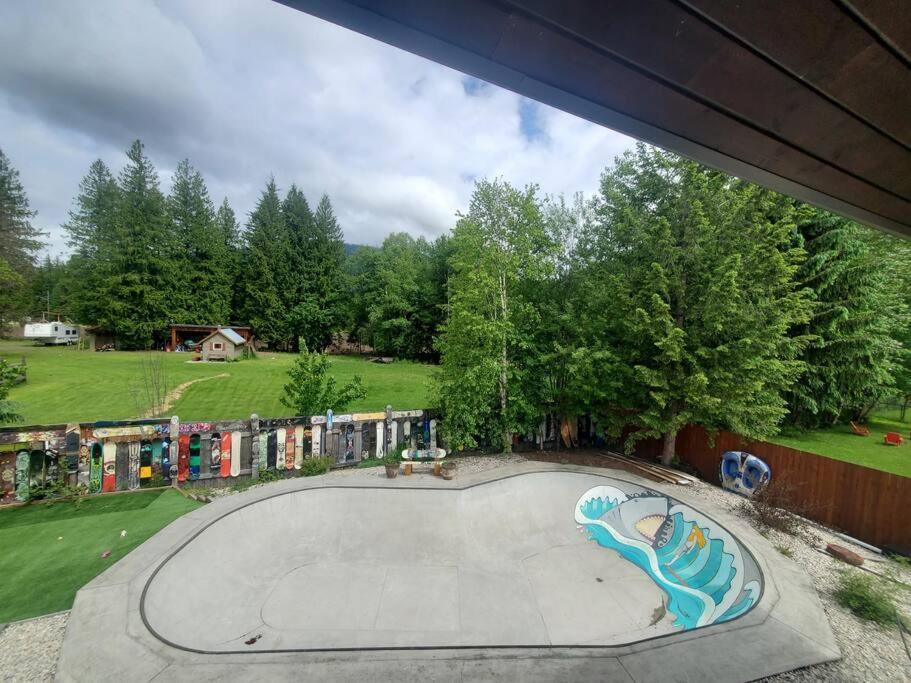 The Best 2 Bedrooms Suite In Revelstoke! Buitenkant foto