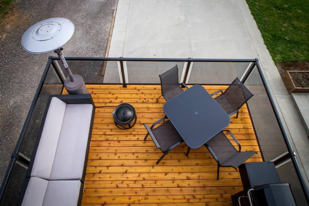 The Best 2 Bedrooms Suite In Revelstoke! Buitenkant foto