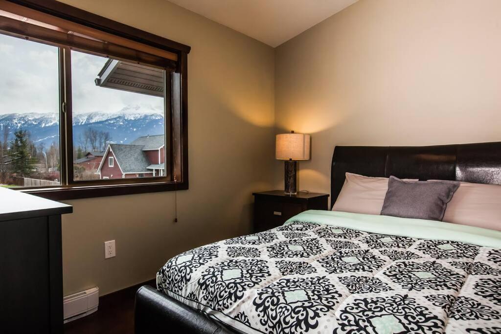 The Best 2 Bedrooms Suite In Revelstoke! Buitenkant foto