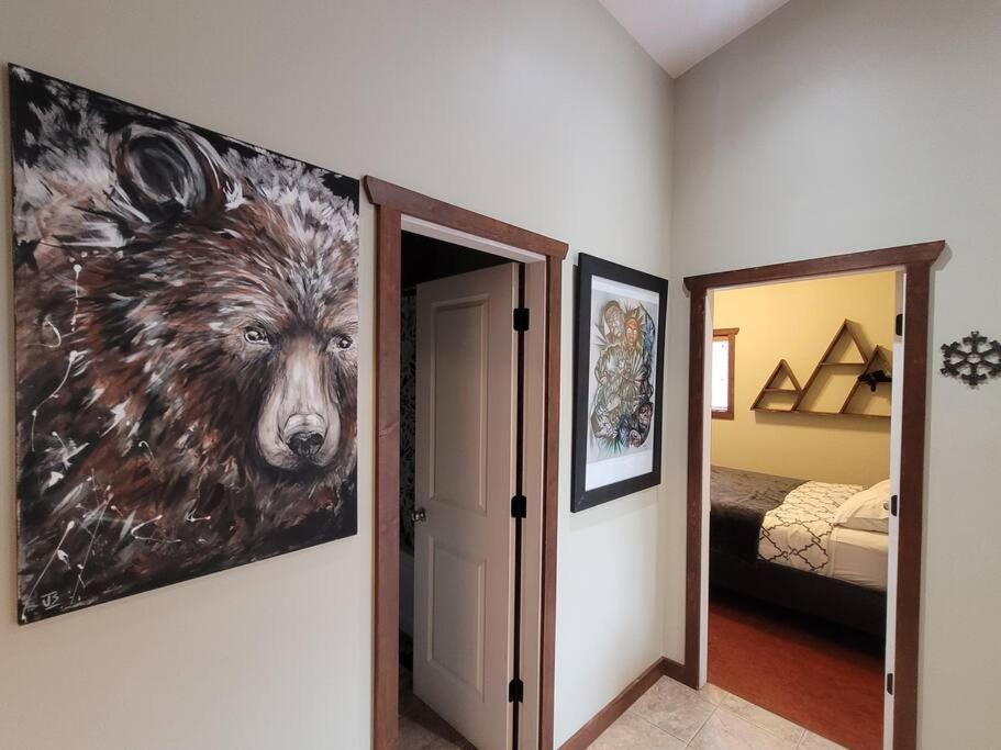 The Best 2 Bedrooms Suite In Revelstoke! Buitenkant foto