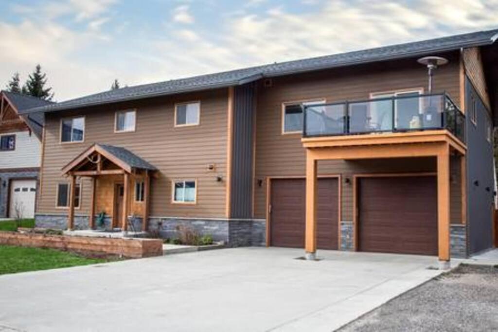 The Best 2 Bedrooms Suite In Revelstoke! Buitenkant foto