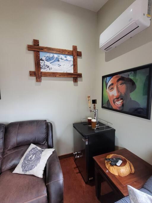 The Best 2 Bedrooms Suite In Revelstoke! Buitenkant foto